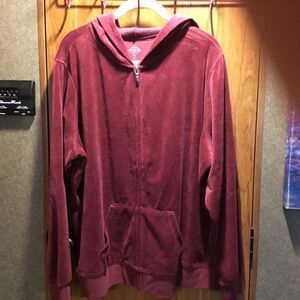 NWOT. St. John’s Bay Brand Women’s Size 1X Velour Hooded Sweat Jacket in Wine